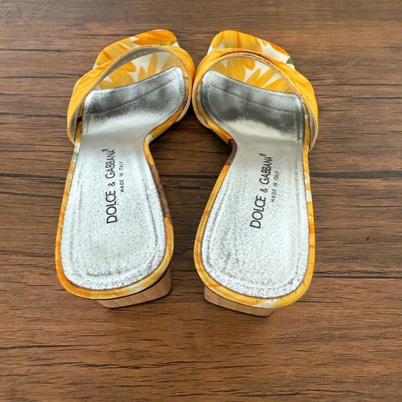 Dolce & Gabbana Yellow Heels Vibrant Style - Picture 5 of 8